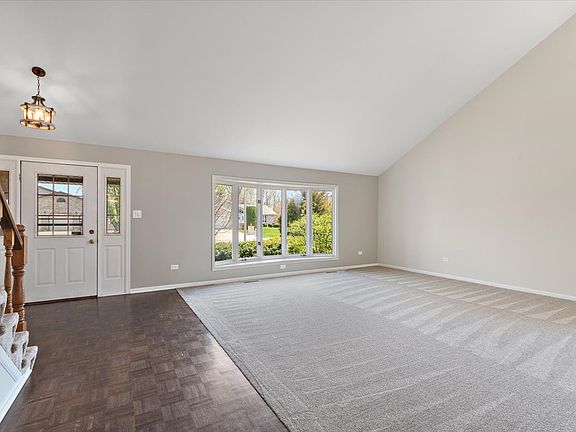 4th image of 17752 Lilac Ln
