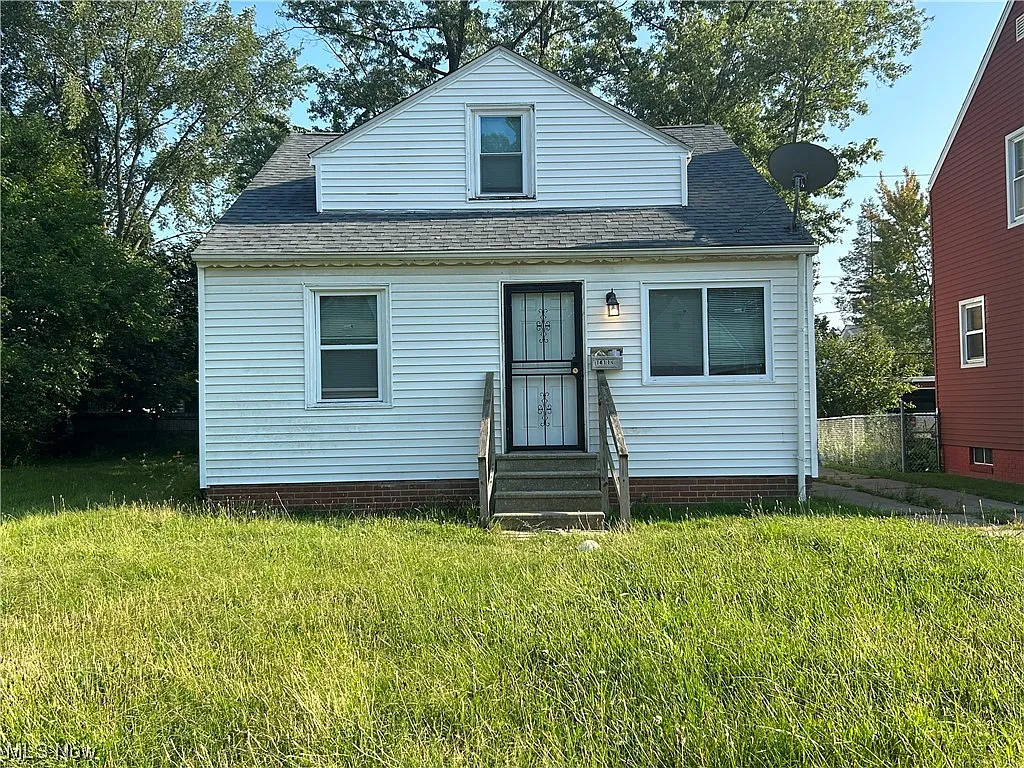 14114 Maplerow Ave photo 1