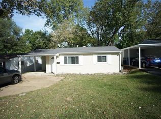 208 Lindy Blvd, Ballwin, MO 63021
