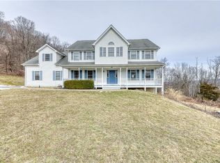 40 Valley View Dr, Chester, NY 10918