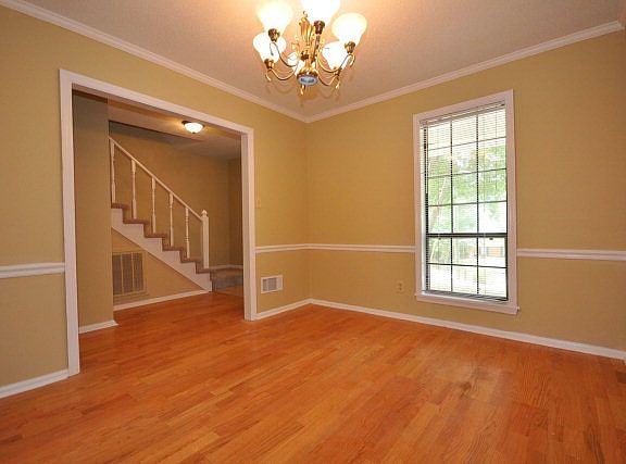 4th image of 3816 Villa Ct