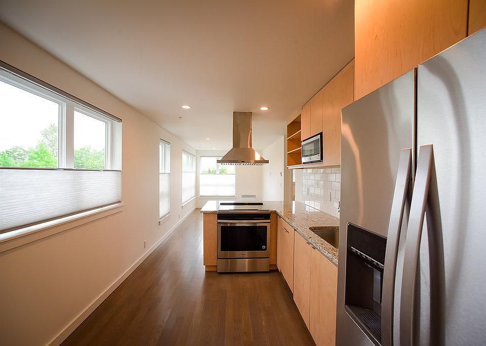 1st image of 3005 Harbor Ave SW Unit 5