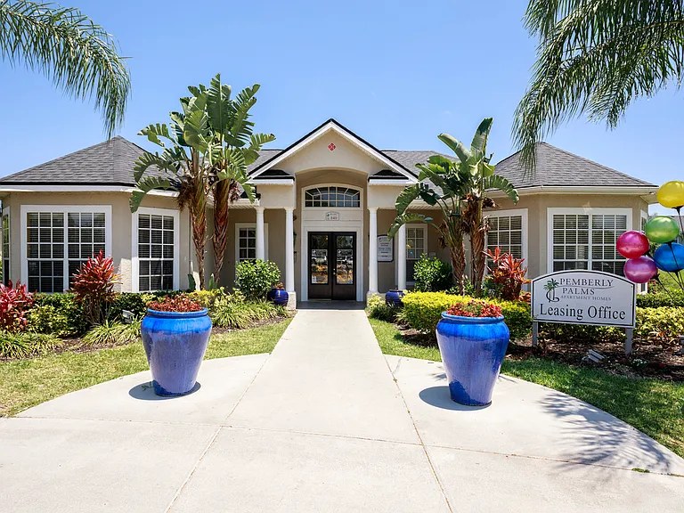 Pemberly Palms Apartment Homes — Photo 17
