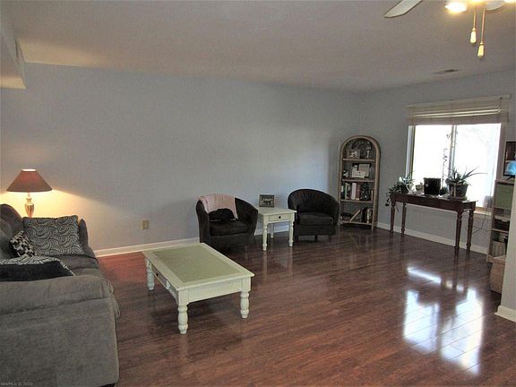 3rd image of 1722 Donlee Dr #1722