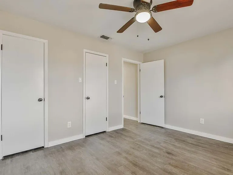 8007 Elmwood Ave — Photo 17