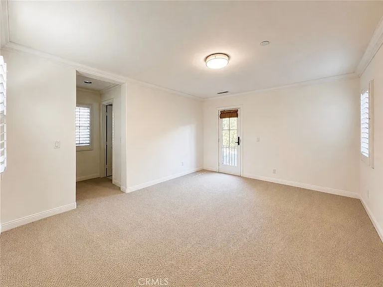 37 View Ter — Photo 36