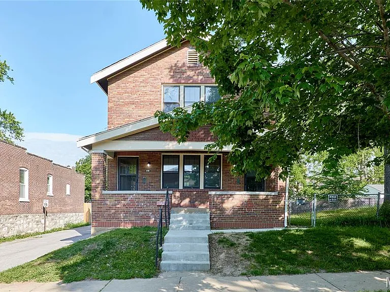 5021 Ray Ave — Photo 1