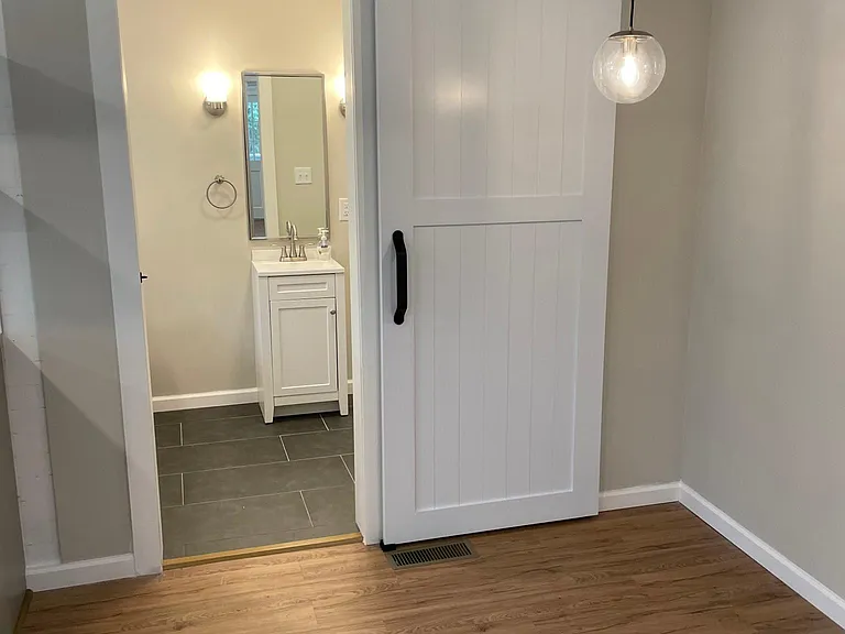 706 Avenue C SE — Photo 15