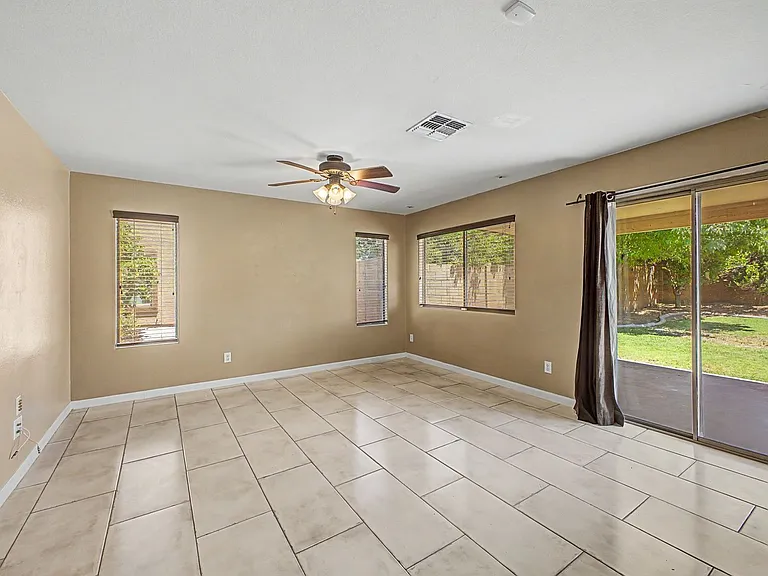 4809 W Valencia Dr — Photo 4