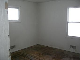 5th image of 4914 E 41st St