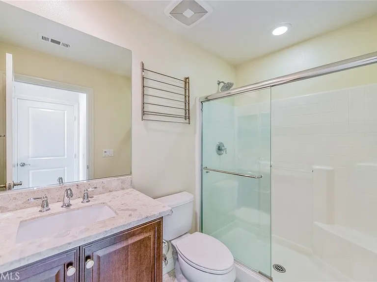 219 Wicker — Photo 14