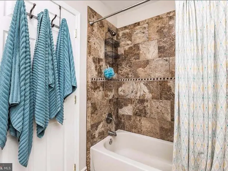 310 S Washington St — Photo 12