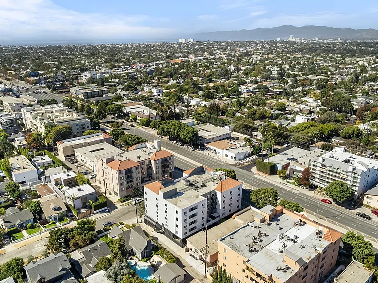 1400 Venice Blvd.- Modern Living in the Heart of Venice Renovated 2 Bedroom Units — Photo 21