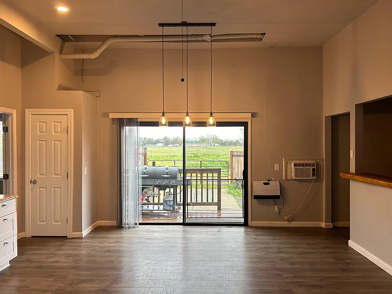 7330 Meadowlark Ln — Photo 1