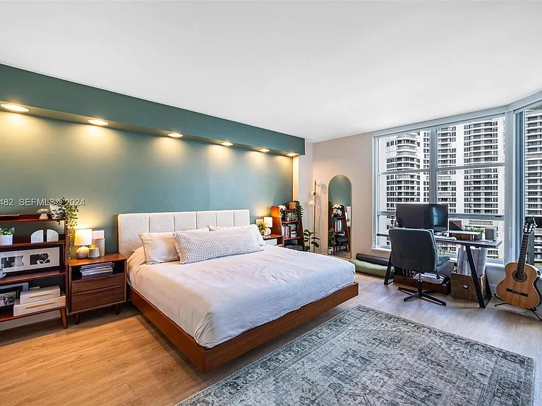 3600 Mystic Pointe Dr #1417 — Photo 10