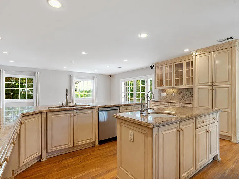 2335 Lorain Rd — Photo 31