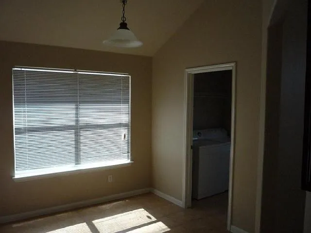 102 Aguilar Dr — Photo 9