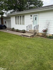 215 W Johnston St, Gladbrook, IA, 50635