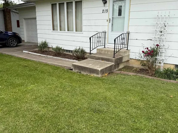 215 W Johnston St, Gladbrook, IA 50635