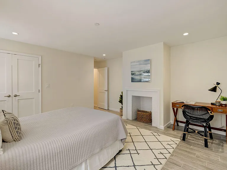 1892 Ontario Pl NW #2 — Photo 9