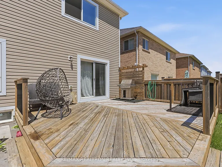 214 Irwin St — Photo 25