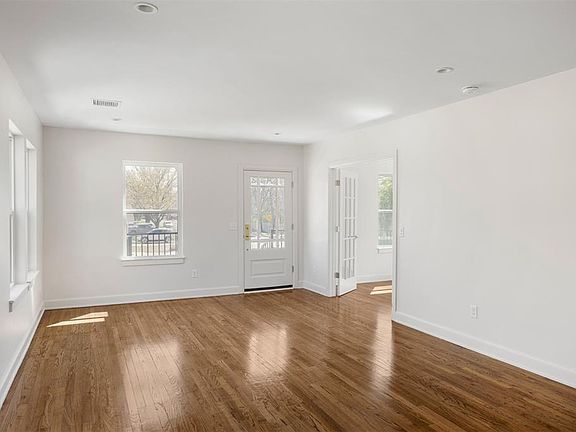 5th image of 322 S Pickard Ave