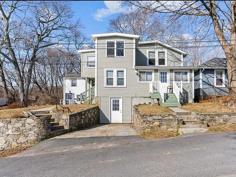21 Plymouth St — Photo 12
