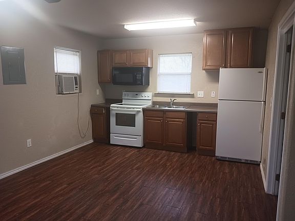 3rd image of 2635 E Commerce St Unit 2