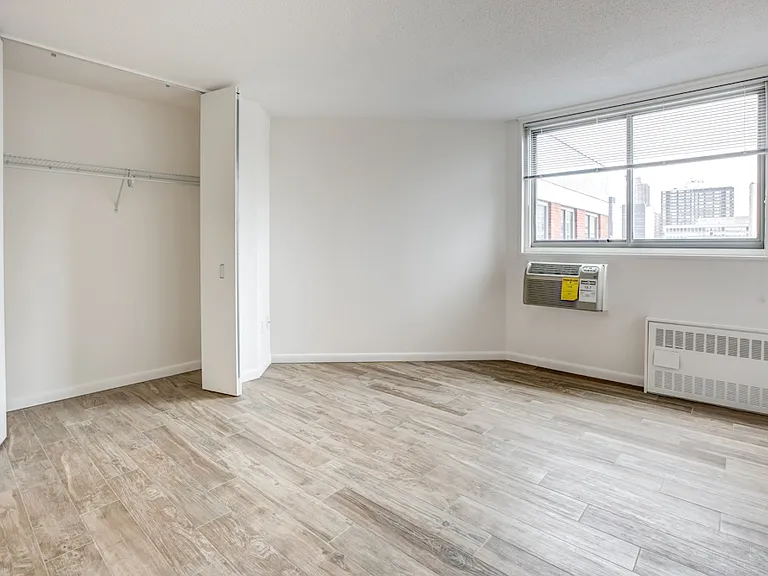 500 2nd Ave #4A — Photo 4