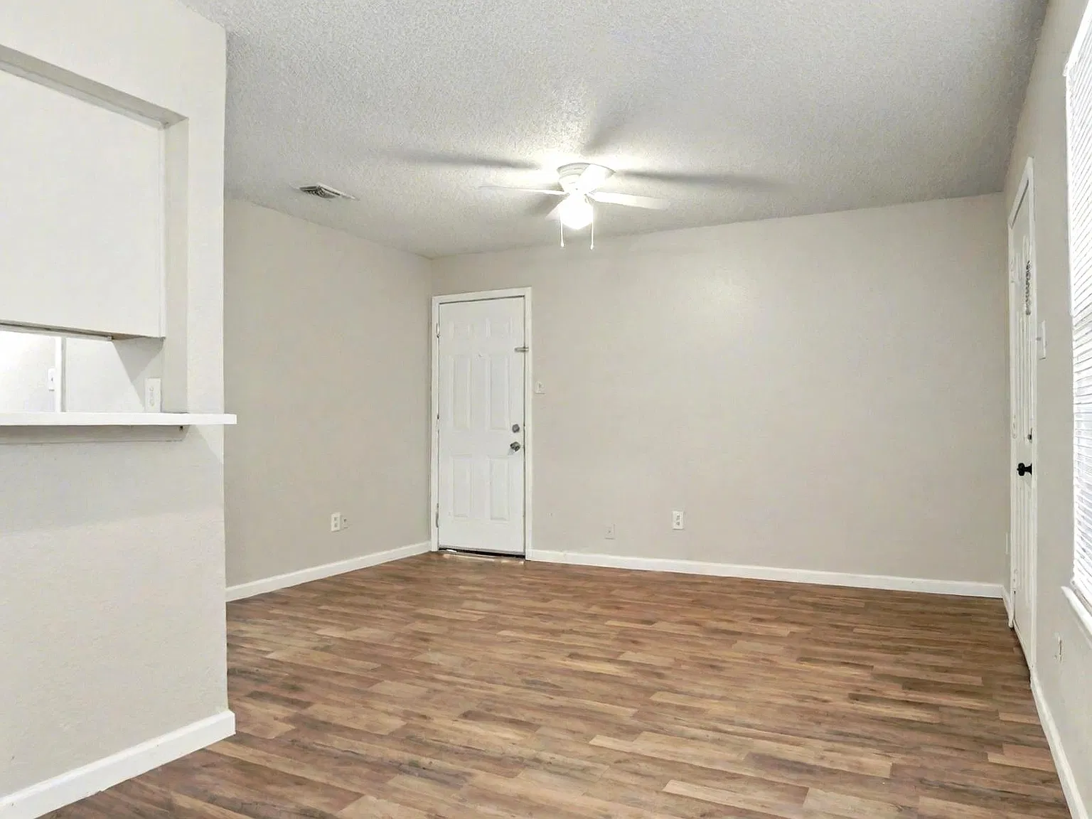 5519 Wellesley Ave — Photo 2