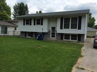 704 W Sigler St, Hebron, IN 46341