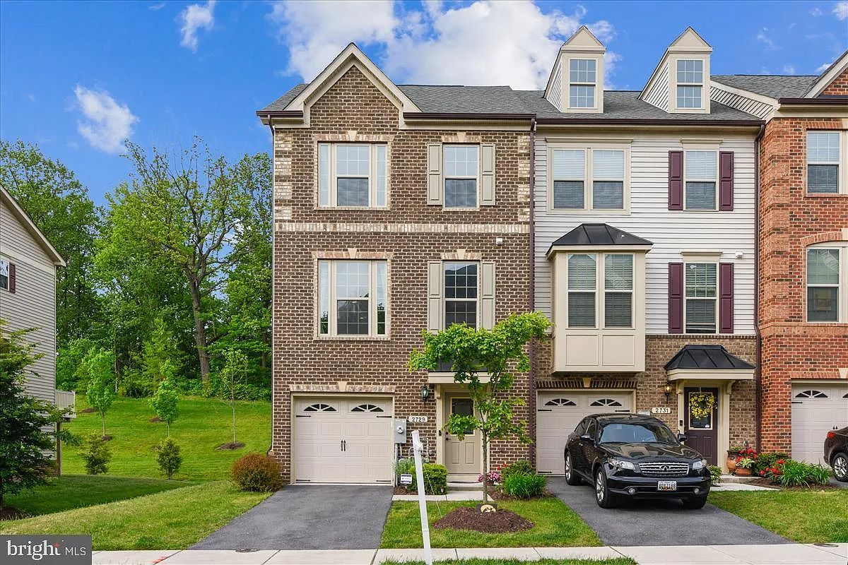 4 bed, 3.5 bath, 2320 sqft, $3,600 — Photo 1