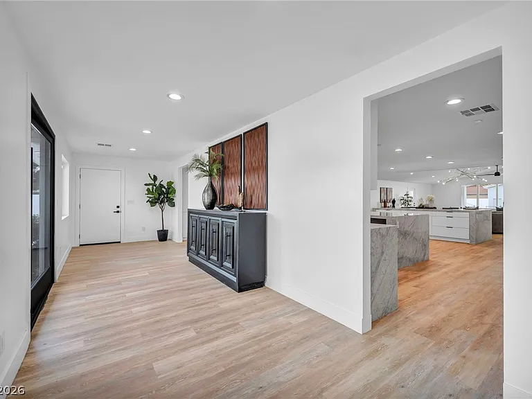 3630 Tobias Ln — Photo 2