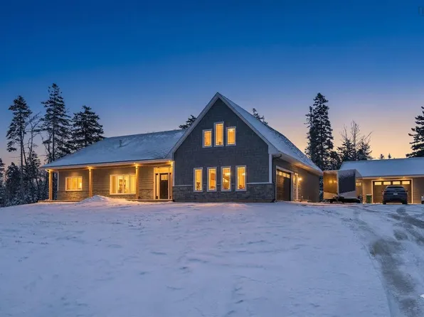 502 High Rd, Fall River, NS B2T 1Z6