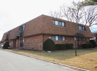 1006 Shagbark Rd APT 1B, New Lenox, IL 60451