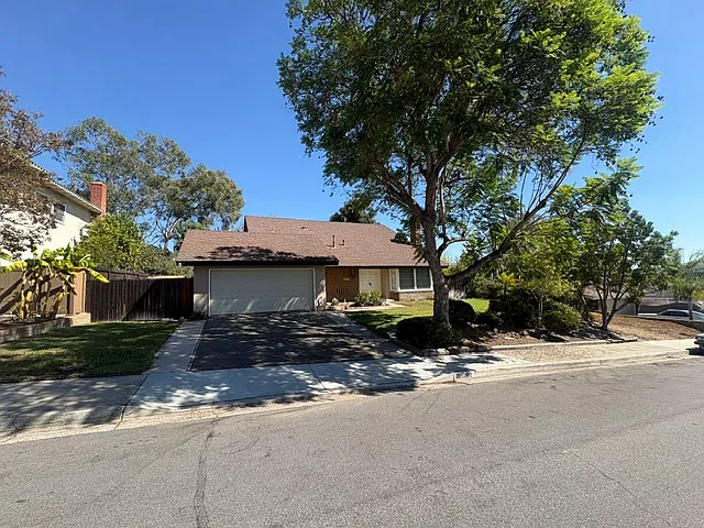 25292 Campina Dr