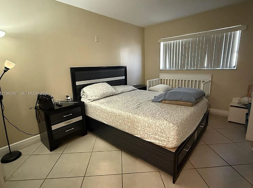 1st image of 328 McIntosh Rd #1