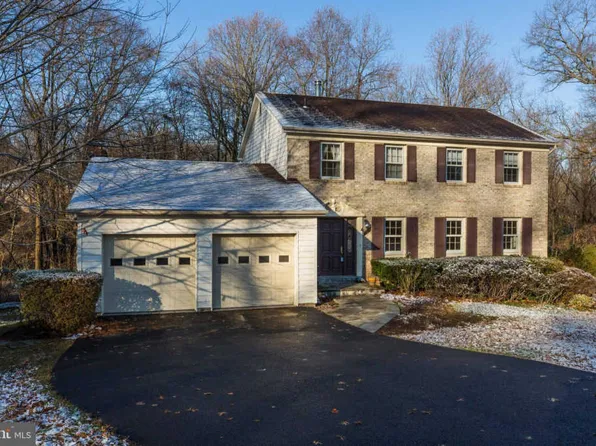 6524 Truman Ln, Falls Church, VA 22043