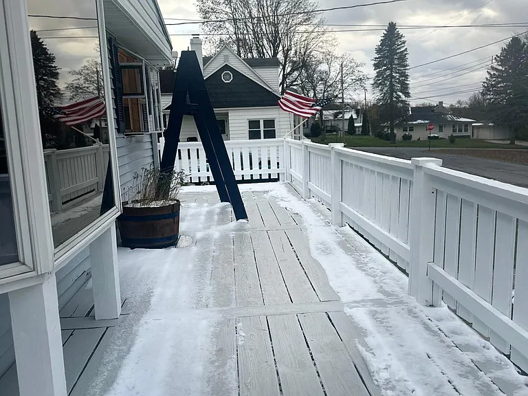 204 Phillips St — Photo 3