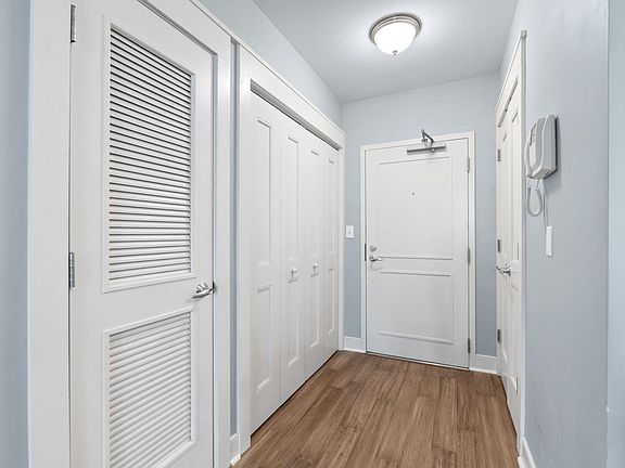 4th image of 155 Riverplace Unit 401