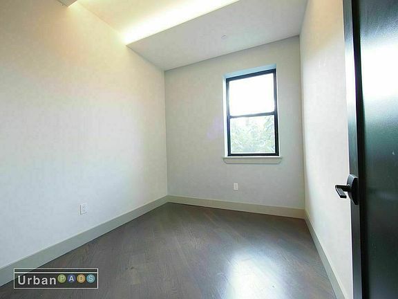 5th image of 104 Scholes St #4BA