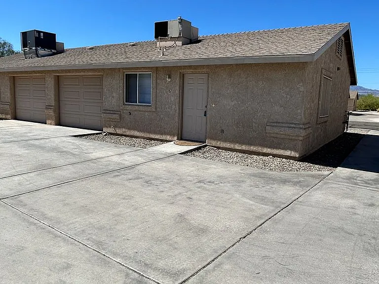 2139 Moyo Dr — Photo 1