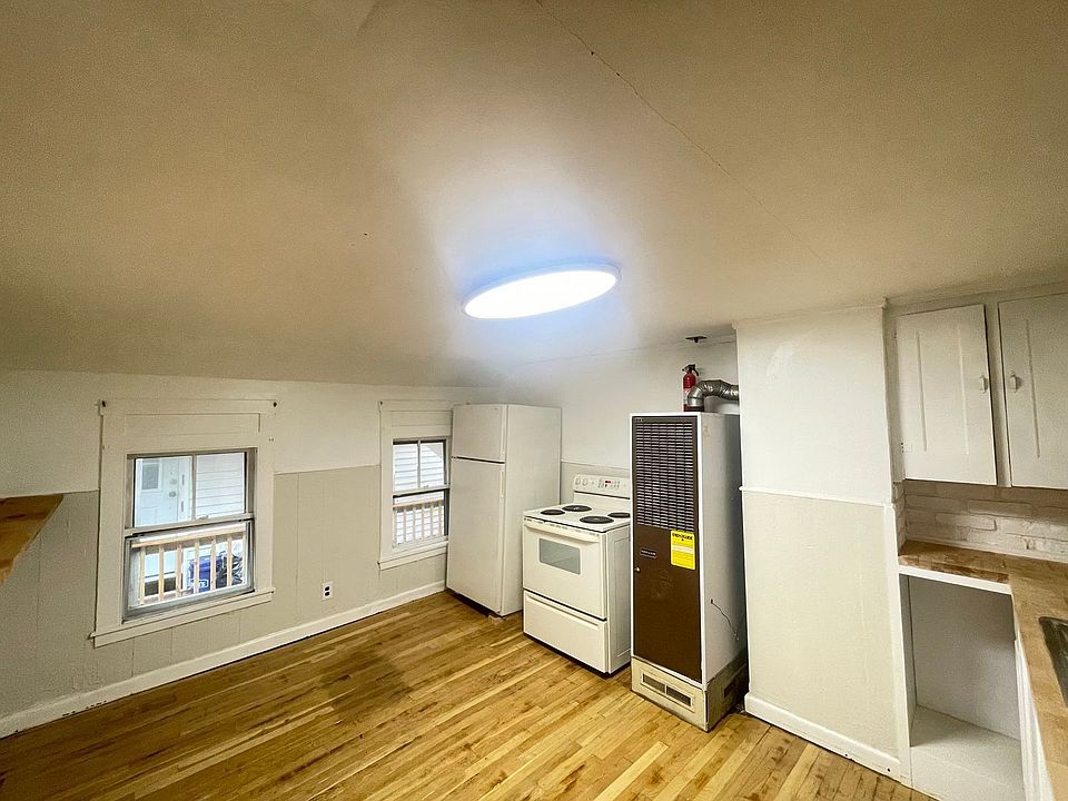 1st image of 13 Mechanic St #2A