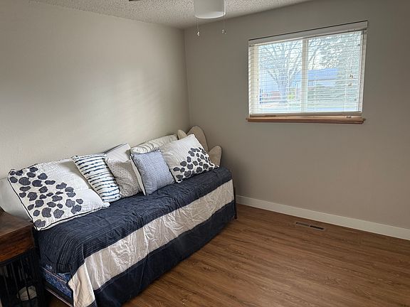 4th image of 4330 Sheridan Ave