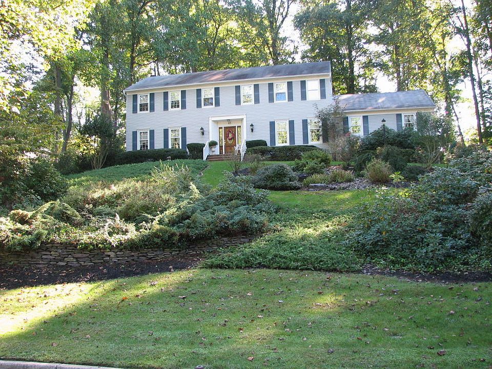 1st image of 65 Bunker Hill Dr