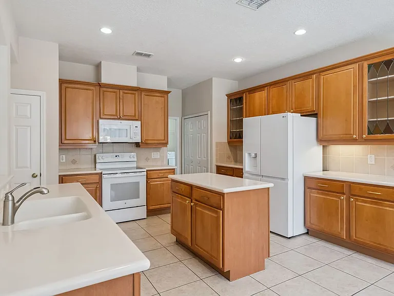 2714 Plumberry Ave — Photo 10