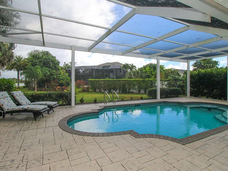 700 Lambton Ln