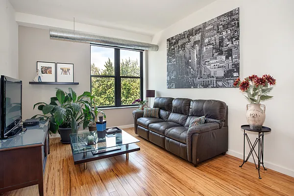 Sold by Keller Williams City Life Realty | media 10