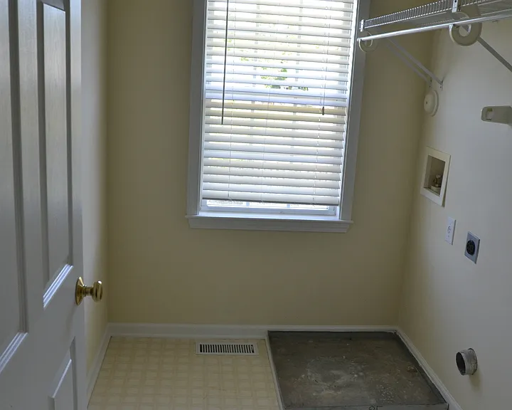 3895 Eagleston Ct — Photo 6