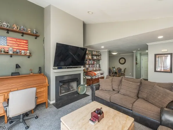 127 Falcon Ridge Way N #127, Hamburg, NJ 07419